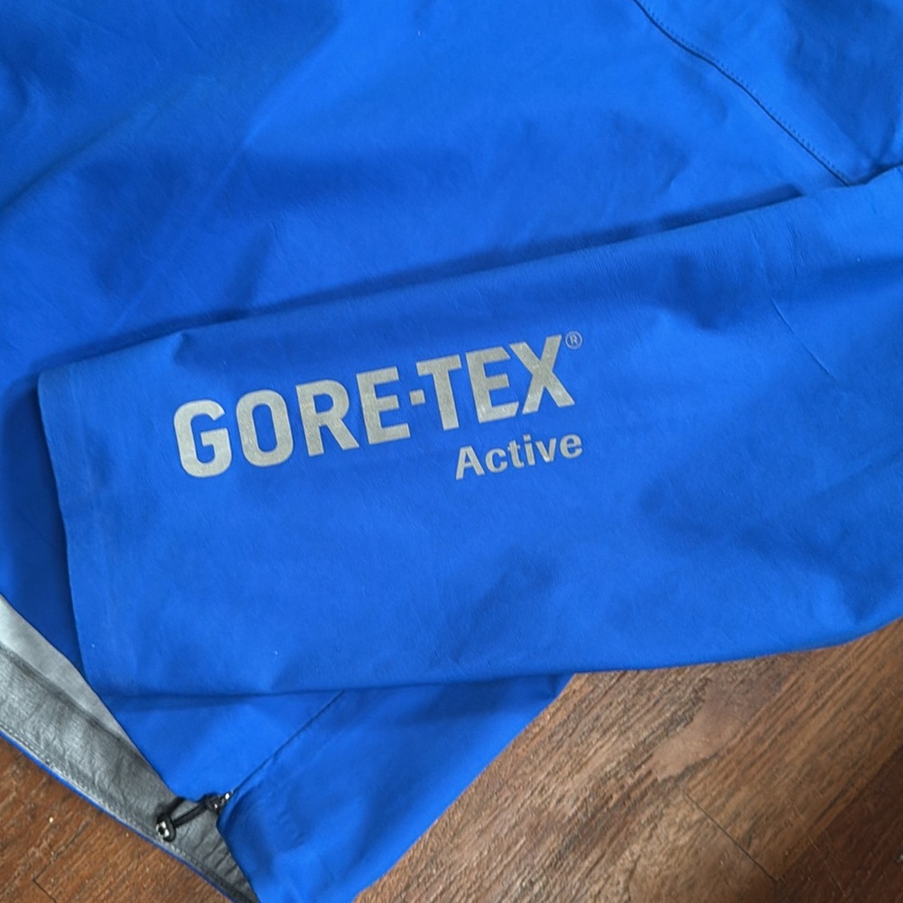 Gore Running GoreTex Active Waterproof Pullover - Picture 2 of 10